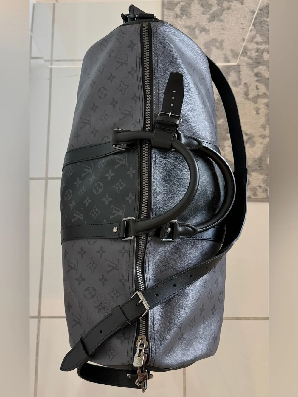 LOUIS VUITTON Keepall 50 Bandoulière in Monogram Eclipse Reverse - 💯 AUTHENTIC